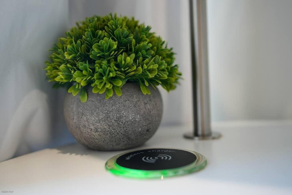 Smart-Home In Original Victorian Building Bristol Exterior foto