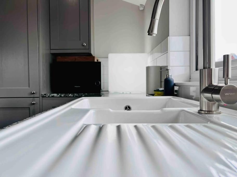 Smart-Home In Original Victorian Building Bristol Exterior foto